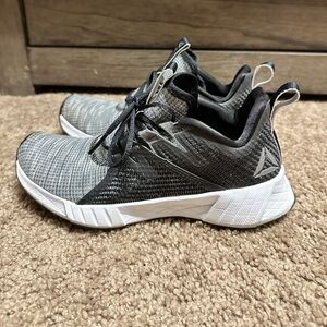 Women’s Reebok tennis shoes - size 6